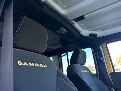 Used 2015 Jeep Wrangler Unlimited Sahara image 19