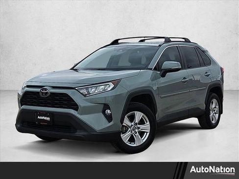 Used 2020 Toyota RAV4 XLE w/ Convenience Package image 1