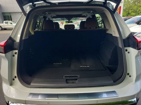 Used 2025 Nissan Rogue Platinum w/ Platinum Premium Package FWD image 10