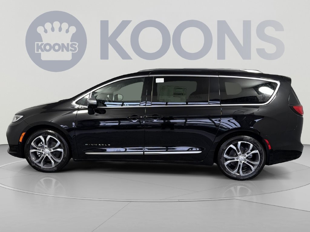 Used 2026 Chrysler Pacifica Pinnacle FWD image 2