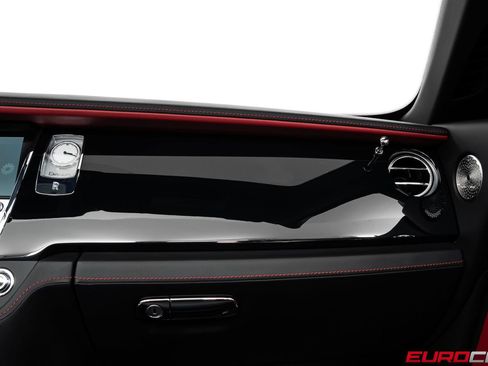 Used 2017 Rolls-Royce Dawn RWD image 33
