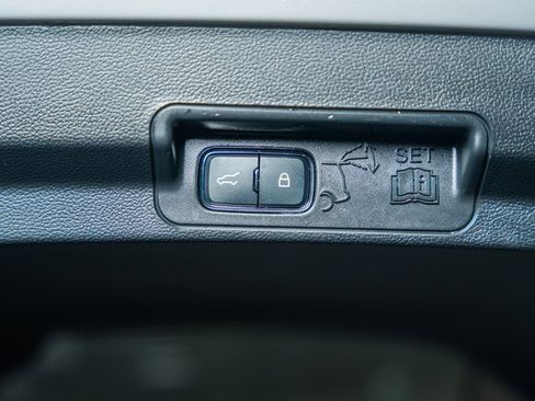 Used 2025 Ford Explorer Platinum w/ Ultimate Package image 12