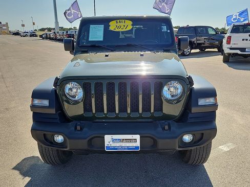 Used 2021 Jeep Wrangler Sport AWD/4WD image 12