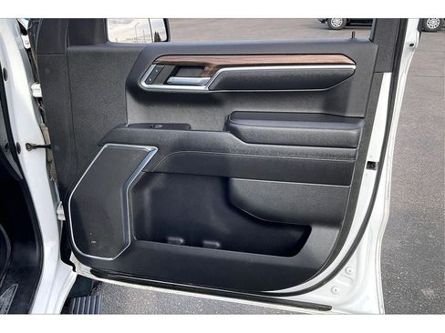 Used 2022 Chevrolet Silverado 1500 LT Trail Boss image 25