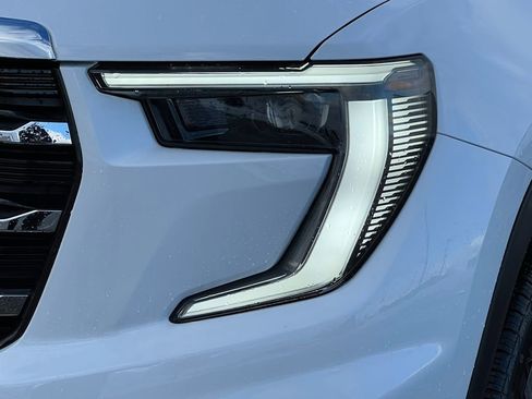 Used 2025 GMC Acadia Elevation w/ Elevation Premium Package image 41