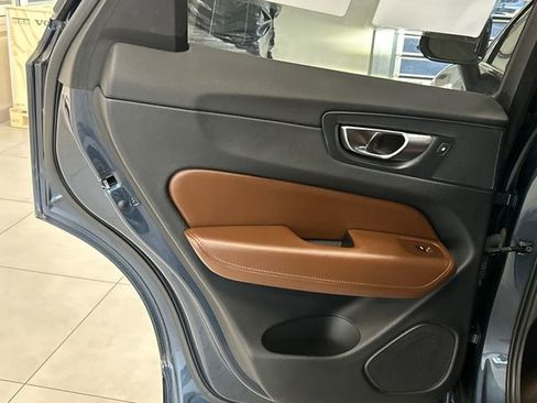 Certified 2023 Volvo XC60 B5 Plus w/ Climate Package image 21