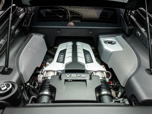 Used 2011 Audi R8 V8 image 41