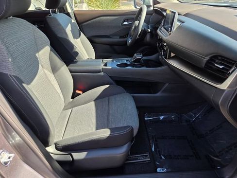 Used 2023 Nissan Rogue SV FWD image 20