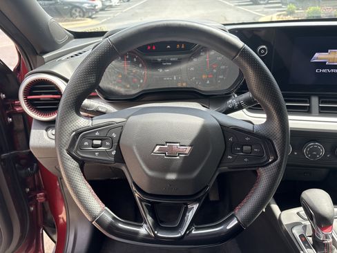Used 2024 Chevrolet Trax RS w/ Driver Confidence Package FWD image 18
