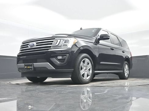 Used 2020 Ford Expedition XLT w/ Equipment Group 202A RWD image 25