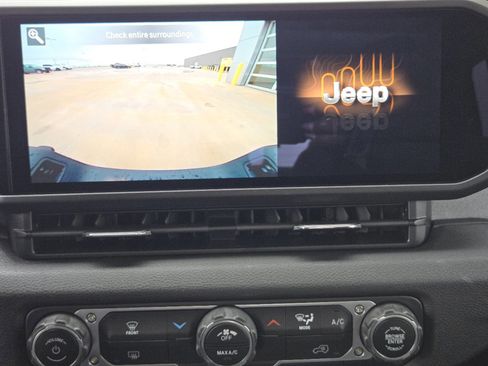 New 2025 Jeep Gladiator Sport image 14