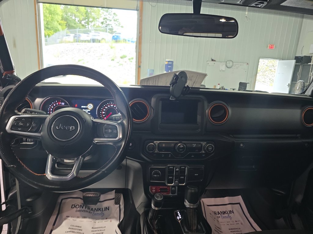 Used 2021 Jeep Gladiator Mojave w/ Trailer Tow Package AWD/4WD image 15