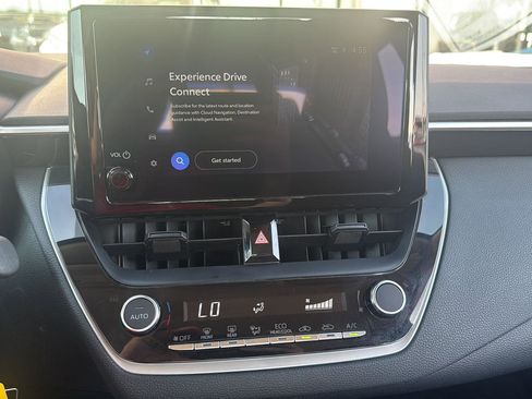 Used 2025 Toyota Corolla LE image 25