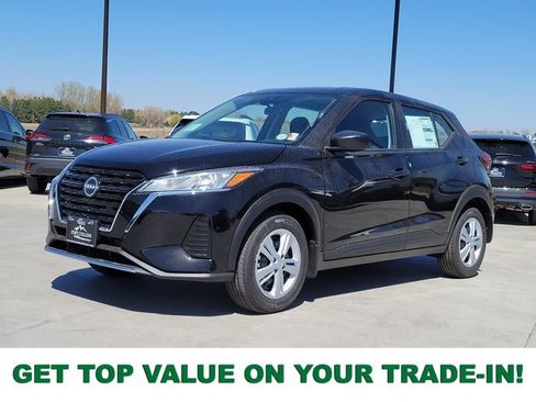 New 2025 Nissan Kicks Play S image 1