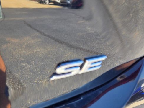 Used 2025 Toyota Camry SE image 11