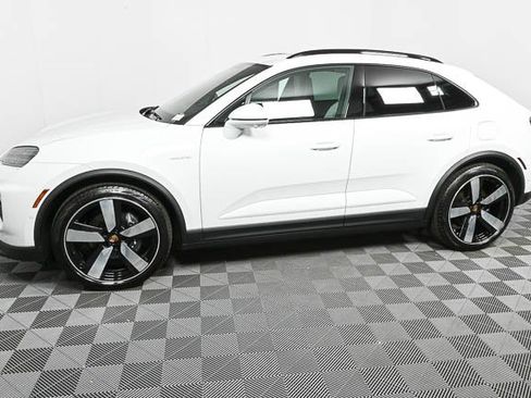 Used 2025 Porsche Macan Electric image 2