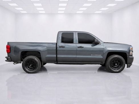 Used 2017 Chevrolet Silverado 1500 W/T RWD image 5