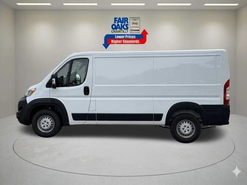 Used 2025 RAM ProMaster 2500 w/ Convenience Group FWD image 10