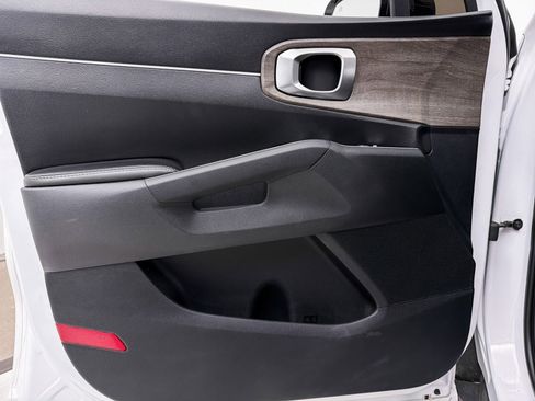 Used 2022 Kia Sorento S w/ Panoramic Sunroof Package image 19