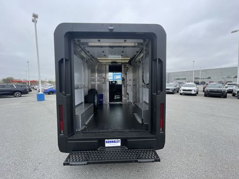 New 2025 Chevrolet Brightdrop 400 image 63