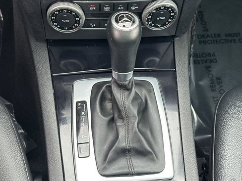 Used 2011 Mercedes-Benz GLK 350 4MATIC image 16