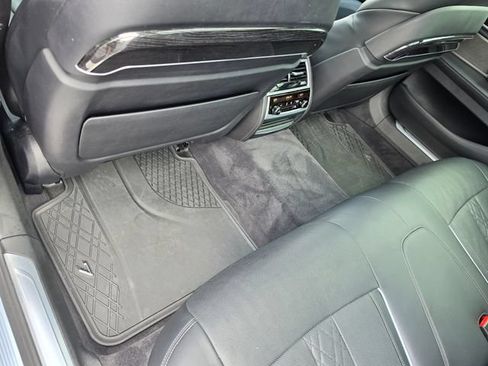 Used 2019 BMW 750i xDrive w/ Executive Package AWD/4WD image 31