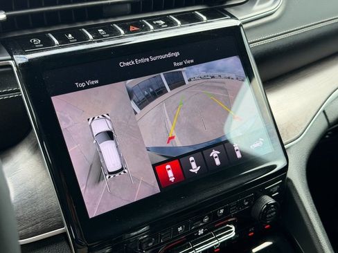 Used 2024 Jeep Grand Cherokee L Limited w/ Luxury Tech Group II image 36