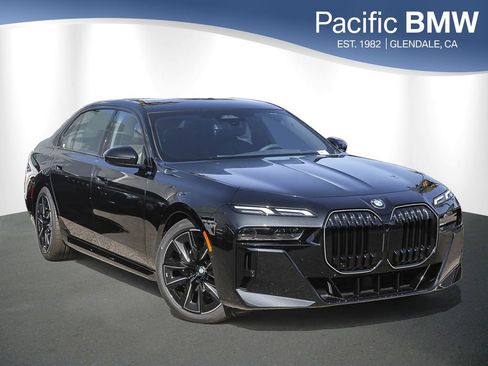 New 2026 BMW 760i xDrive w/ Premium Package AWD/4WD image 1