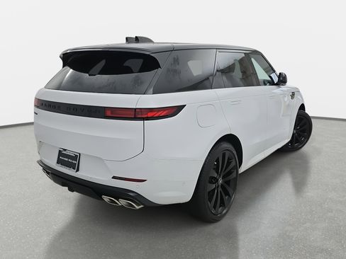 New 2025 Land Rover Range Rover Sport Dynamic SE image 5