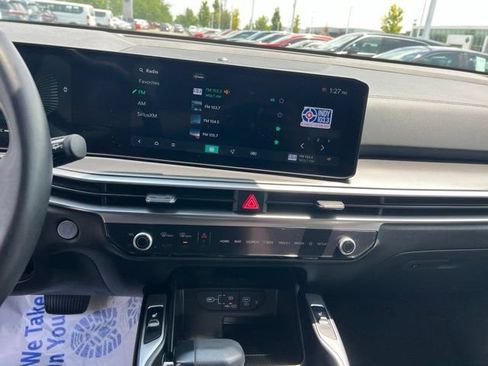Certified 2024 Kia Sorento S w/ Panoramic Sunroof Package FWD image 17
