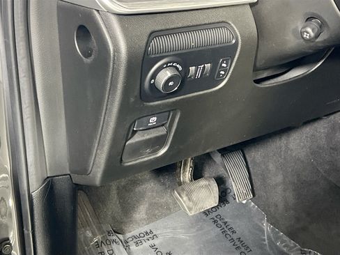 Used 2022 Jeep Wagoneer Series II AWD/4WD image 10