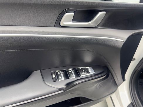 Used 2025 Kia K5 LXS image 32