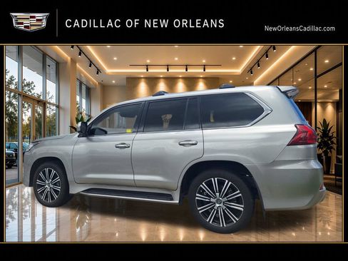 Used 2021 Lexus LX 570 4WD w/ Luxury Package image 5