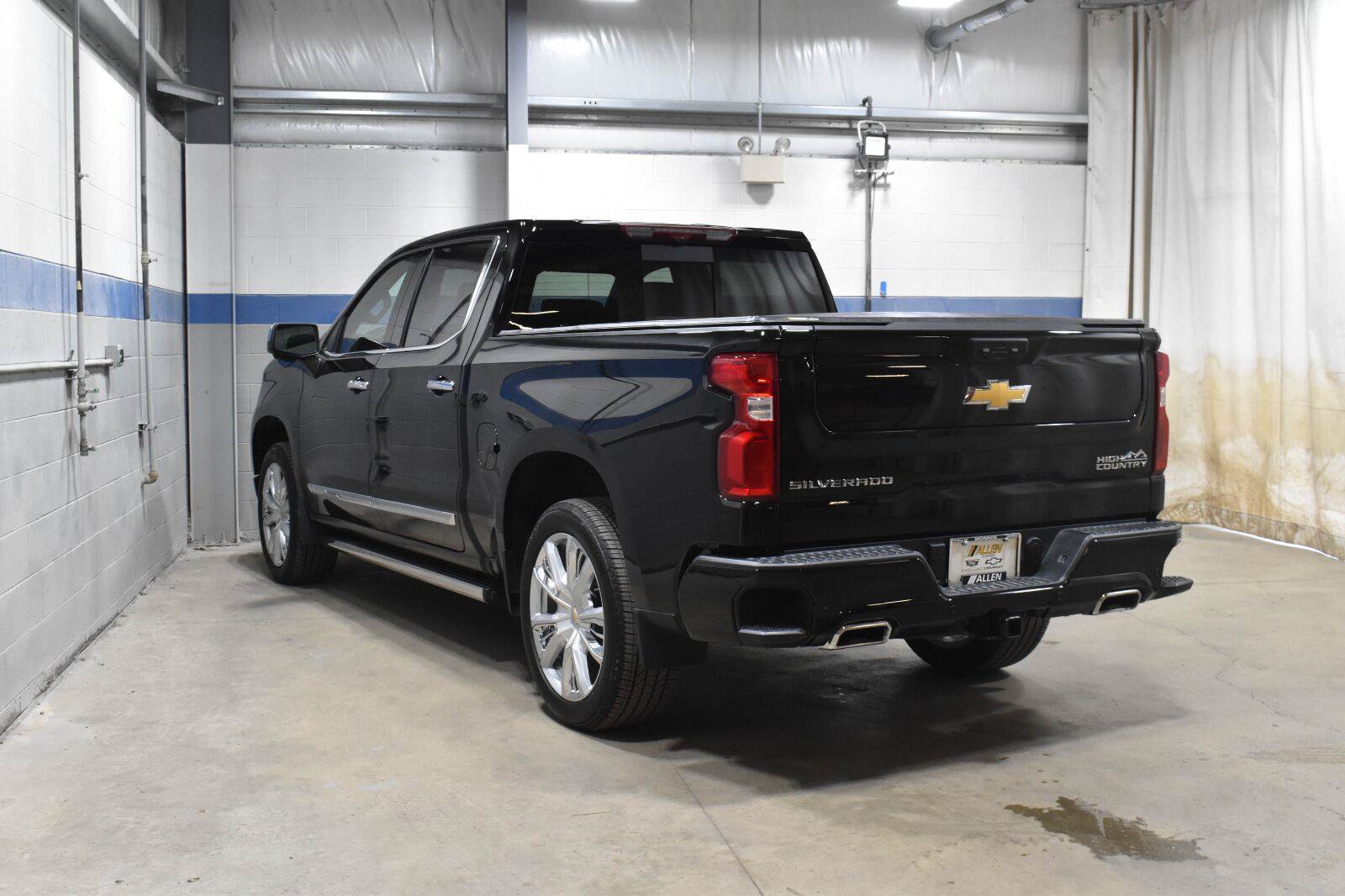 Used 2026 Chevrolet Silverado 1500 High Country w/ Technology Package AWD/4WD image 21