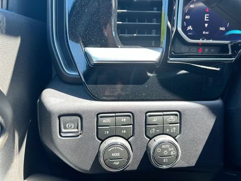 New 2026 Chevrolet Silverado 3500 LTZ w/ LTZ Plus Package AWD/4WD image 18