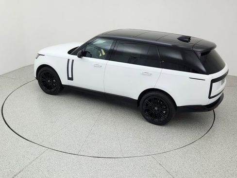 New 2025 Land Rover Range Rover Long Wheelbase SE image 16