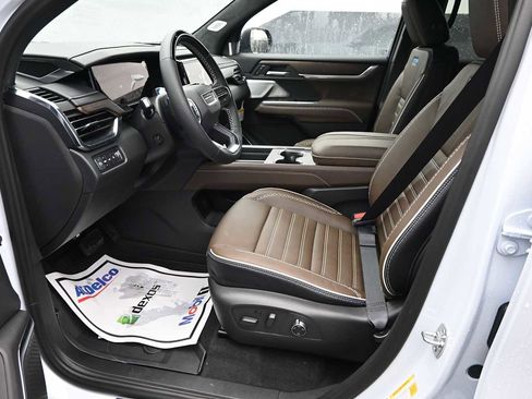 New 2026 GMC Acadia Denali Ultimate AWD/4WD image 11