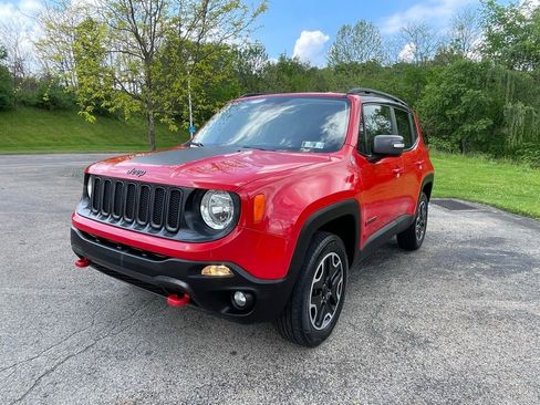 Used 2017 Jeep Renegade Trailhawk w/ Premium Trailhawk Package AWD/4WD image 7