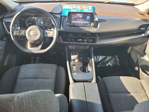 Used 2023 Nissan Rogue SV image 16
