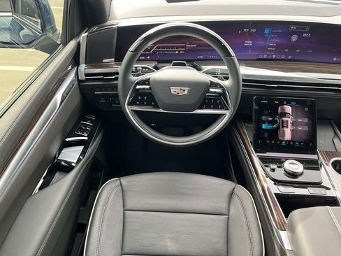 New 2026 Cadillac Escalade Luxury w/ Touring Package AWD/4WD image 14