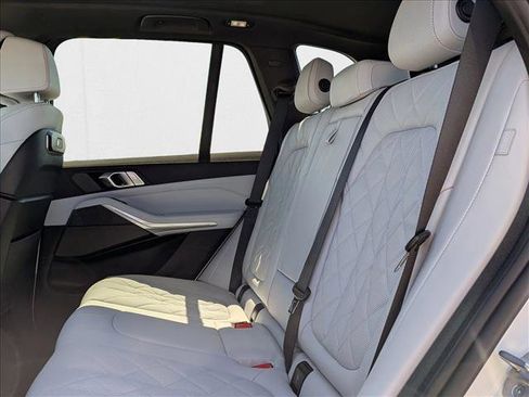 Used 2026 BMW X5 xDrive40i w/ Climate Comfort Package image 14