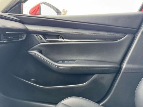 Used 2021 MAZDA MAZDA3 s image 29