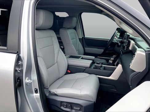 Used 2024 Toyota Tundra Limited AWD/4WD image 9