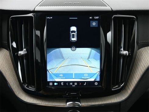 Used 2022 Volvo XC60 B5 Inscription w/ Advanced Package image 21