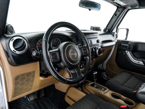Used 2012 Jeep Wrangler Sahara AWD/4WD image 12