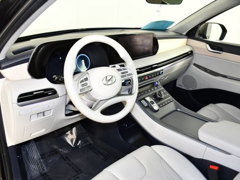 Used 2024 Hyundai Palisade Limited AWD/4WD image 38