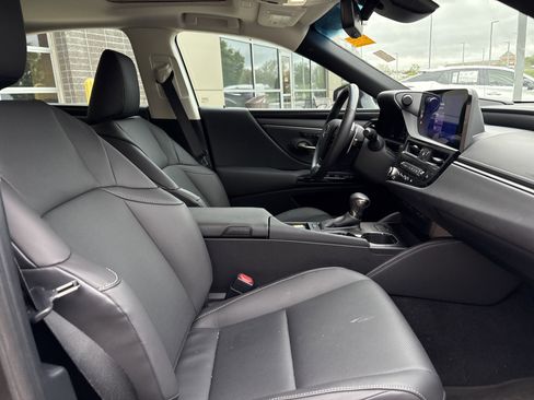 Used 2023 Lexus ES 250 w/ Premium Package image 33