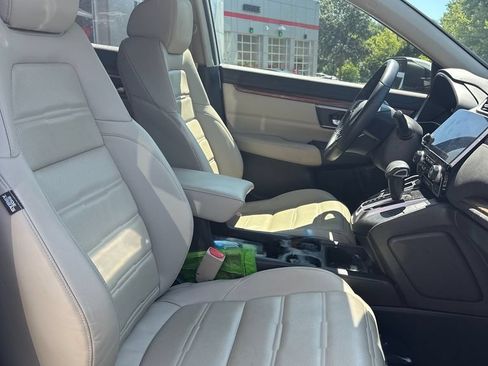 Used 2018 Honda CR-V Touring image 9