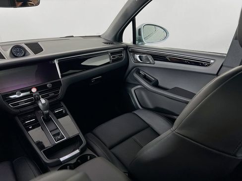 Certified 2026 Porsche Macan AWD/4WD image 26