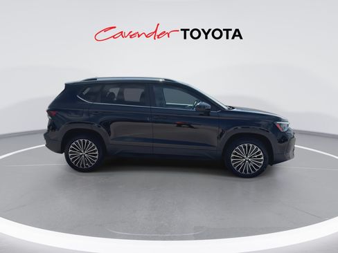 Used 2026 Volkswagen Taos SE FWD image 9